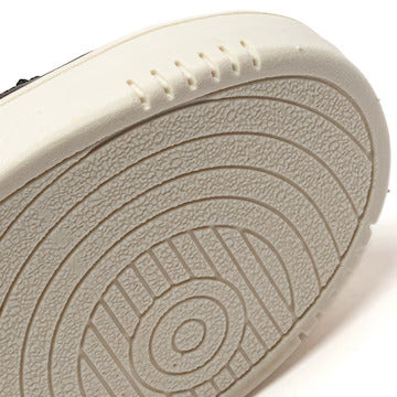 Tênis Ecko ECATL03 PretoPrata – Estilo Clássico e Elegância