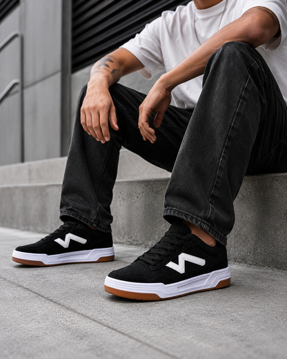 Tênis ÖUS Preto e Branco Skate Street Masculino