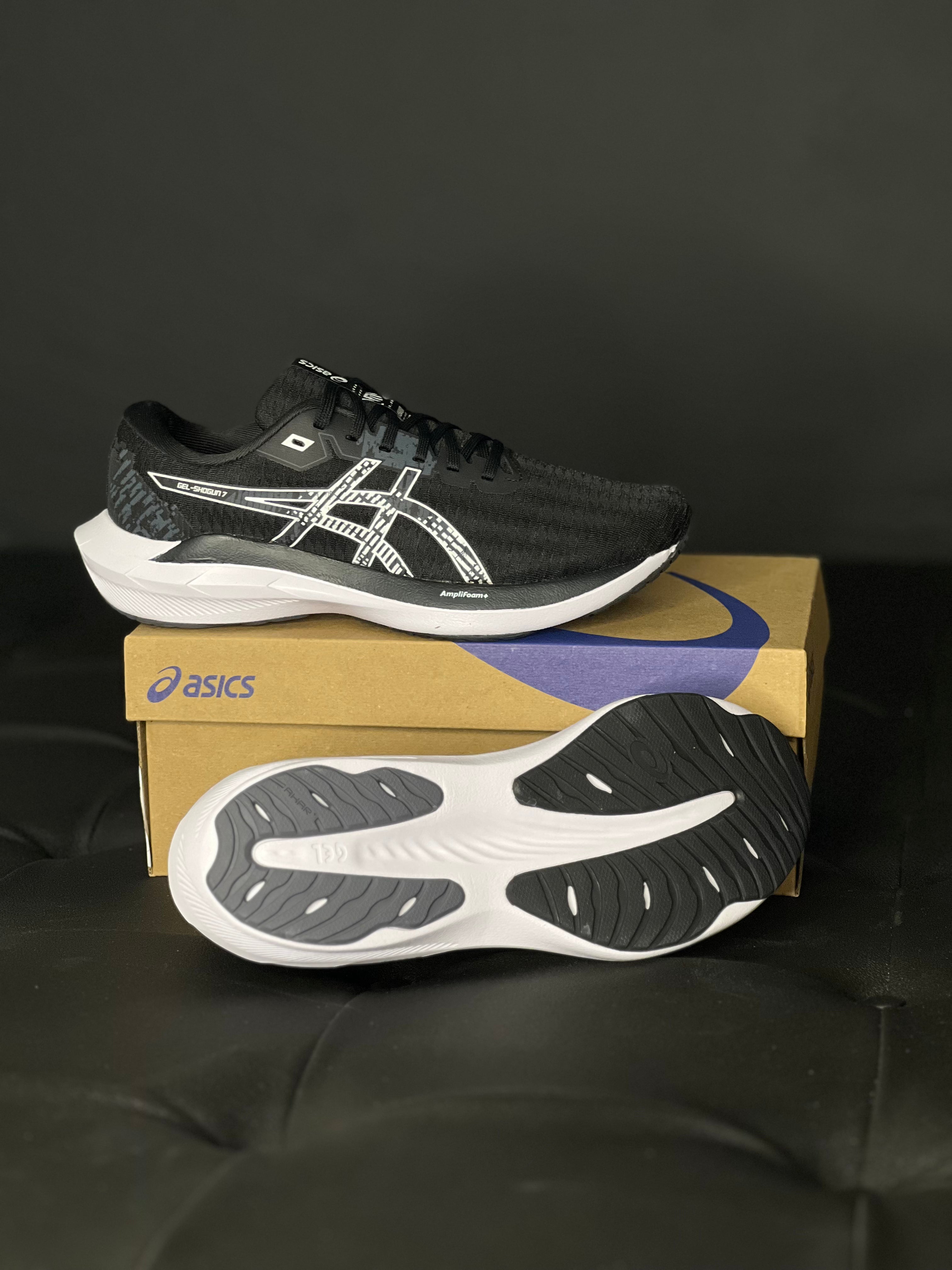 Tênis Asics Gel Preto-Shogun 7