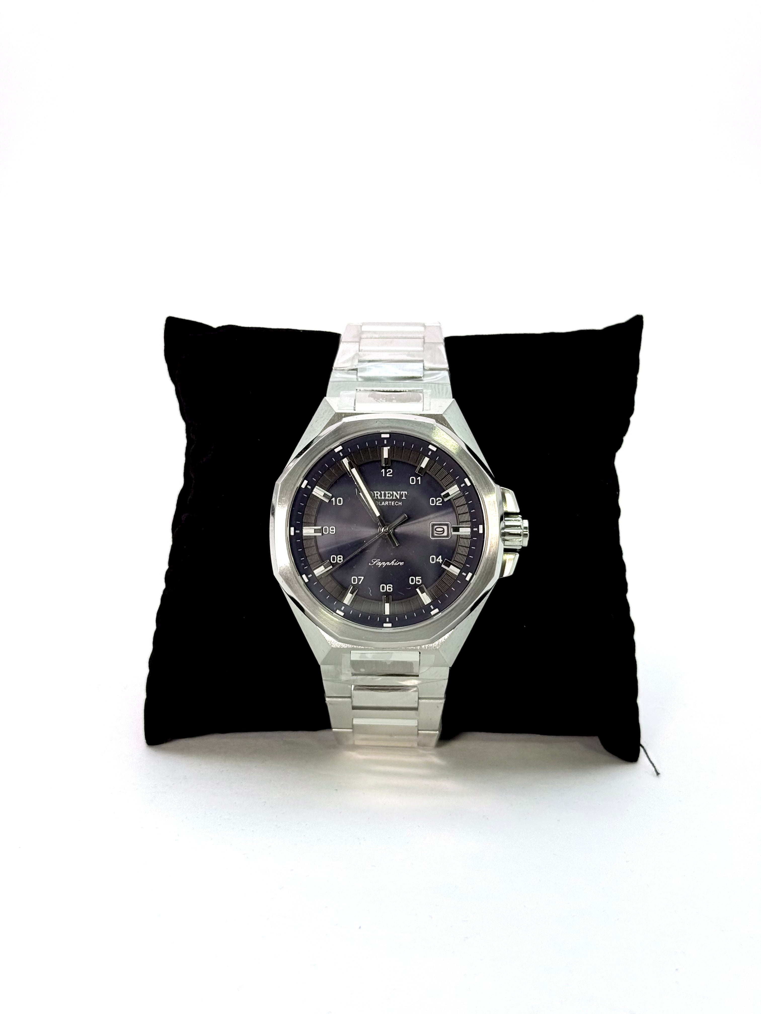 Orient Quartz e Sapphire com Pulseira de Aço
