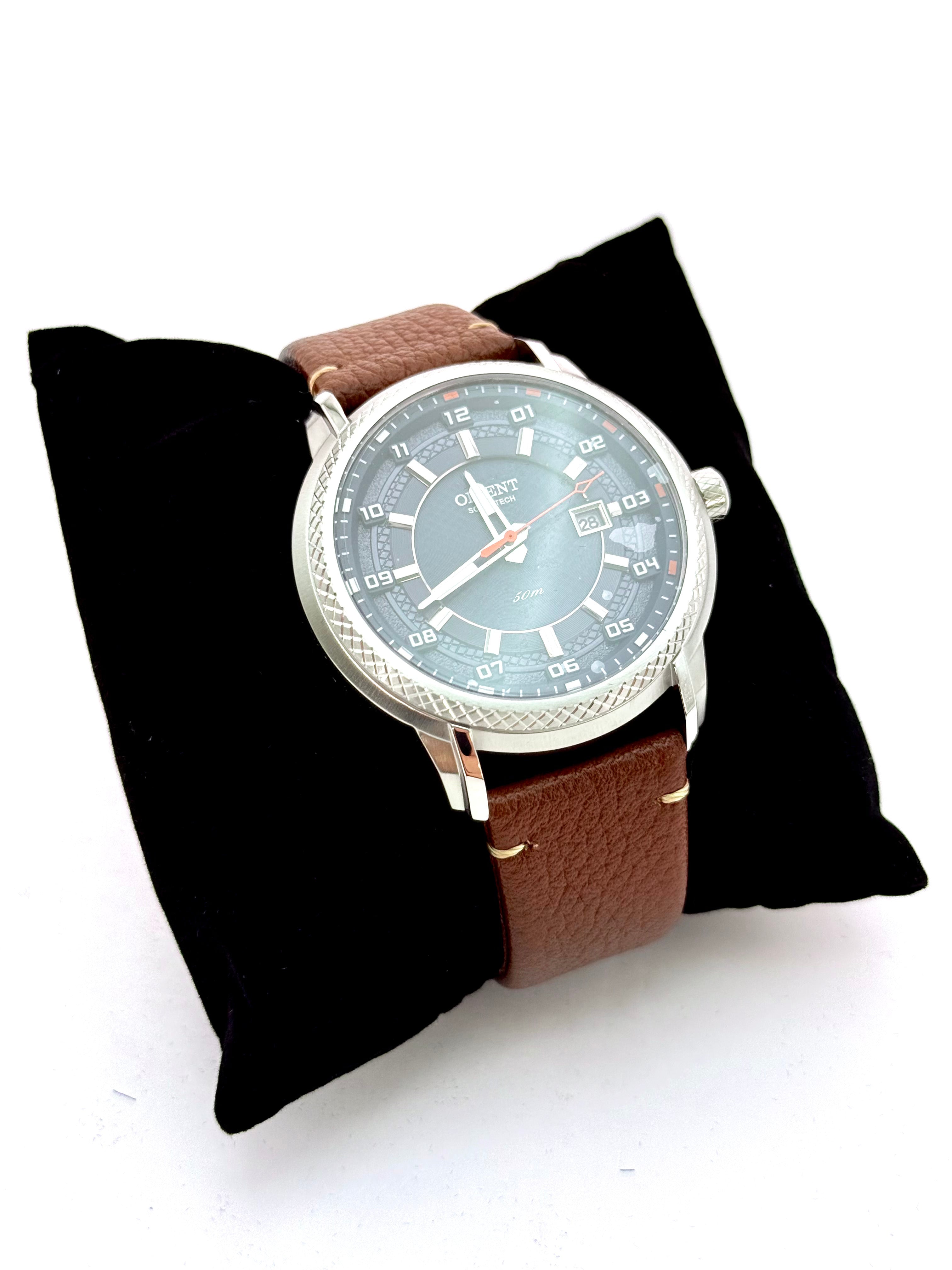 Relógio Orient SolarTech Masculino com pulseira de couro marrom
